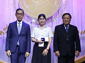 นศ.จิตรกรรม ที่ได้รับทุนการศึกษา
กองทุนส่งเสริมการศึกษาฯ มูลนิธิรัฐบุรุษ
พลเอกเปรม ติณสูลานนท์
